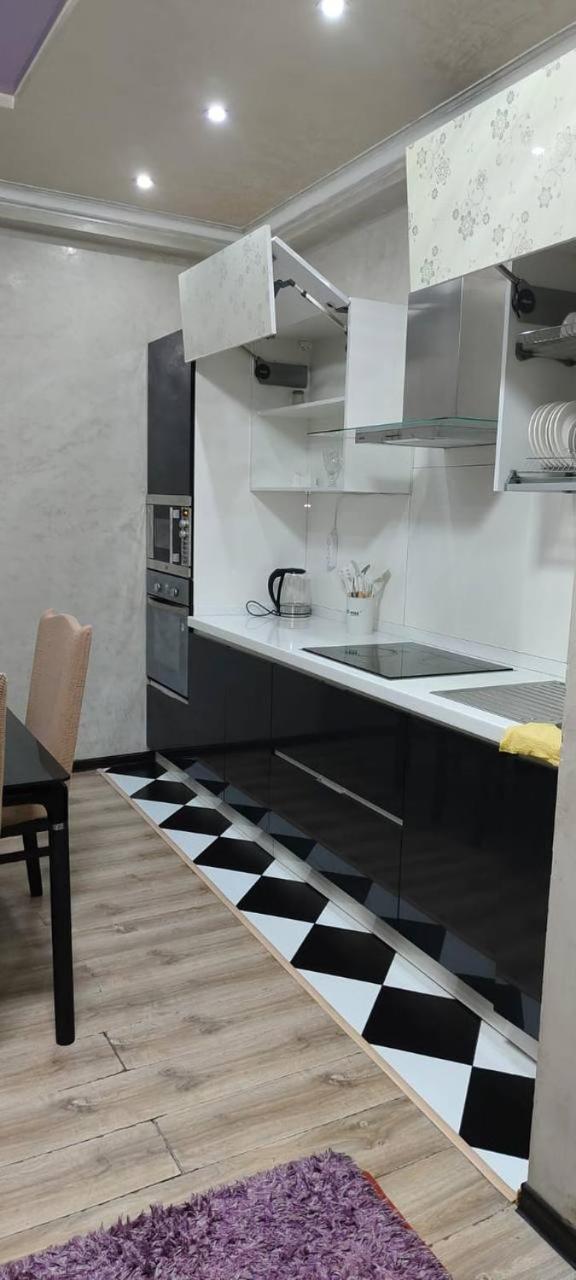 Nurly Tau 2Room Apartments Ałma Ata Zewnętrze zdjęcie